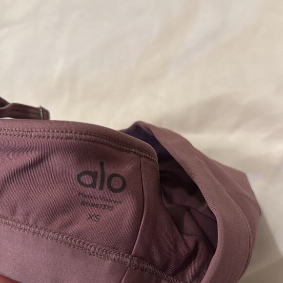 Alo Airlift Intrigue Bra in Woodrose Mauve size XS - Picture 5 of 5